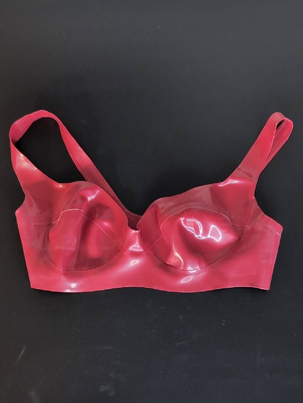 Latex Bra - Picture 2 of 6